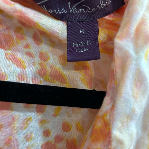 🟡sheer GV button up - Picture 2 of 2